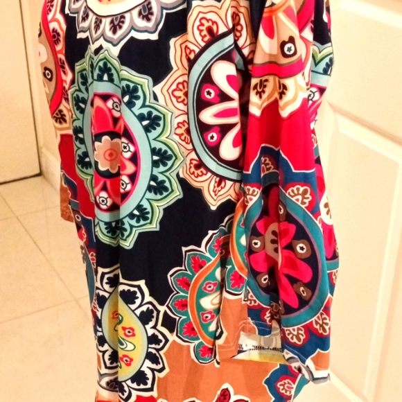 Vibrant tunic blouse ๐ NWOT - Picture 3 of 5